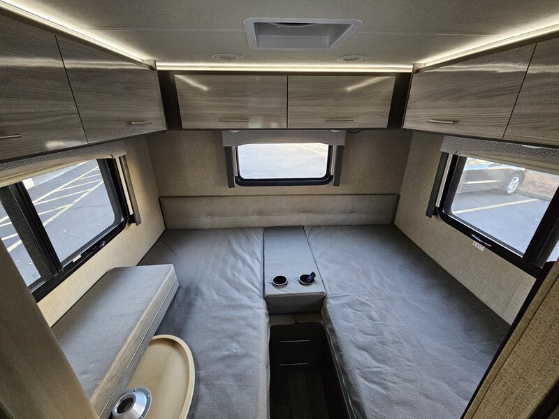 2021 Ford E-350 SD - Photo 42 - Hillsboro, OR 97124