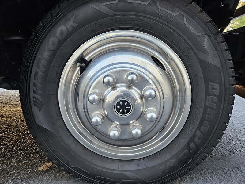 2021 Ford E-350 SD - Photo 14 - Hillsboro, OR 97124