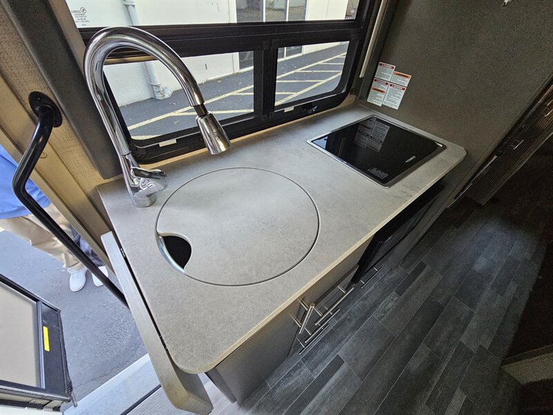 2021 Ford E-350 SD - Photo 35 - Hillsboro, OR 97124