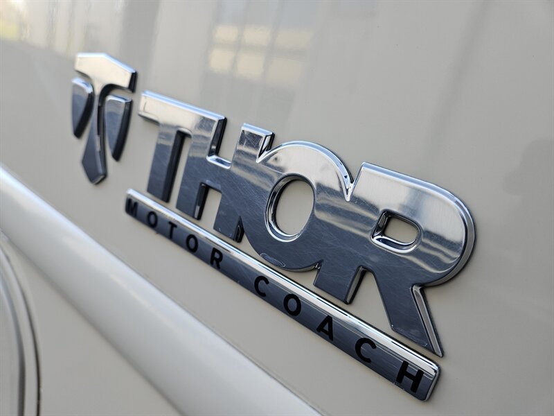 2021 Ford E-350 SD - Photo 15 - Hillsboro, OR 97124