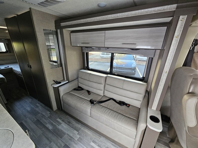 2021 Ford E-350 SD - Photo 33 - Hillsboro, OR 97124