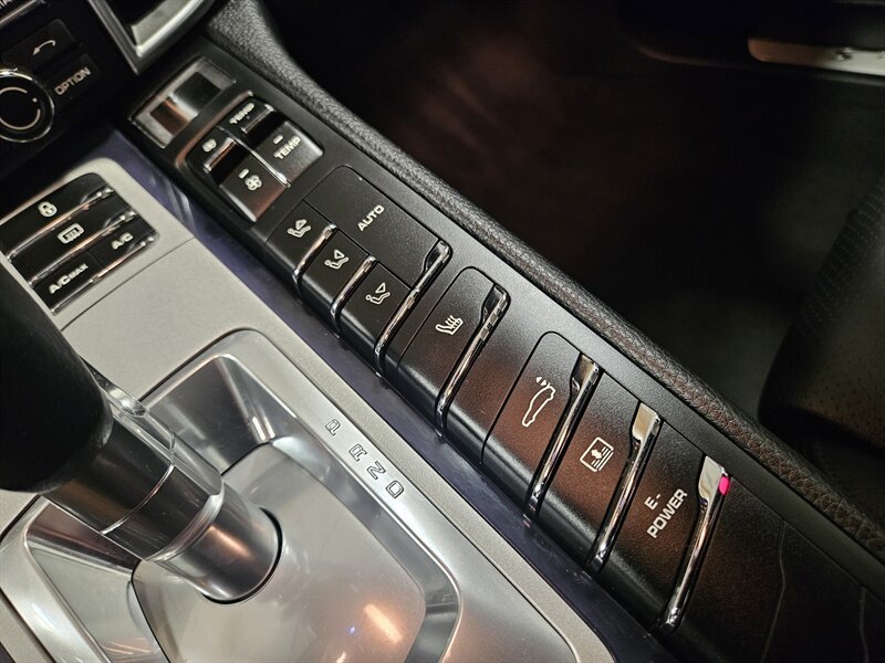 2013 Porsche Panamera S Hybrid   - Photo 40 - Hillsboro, OR 97124