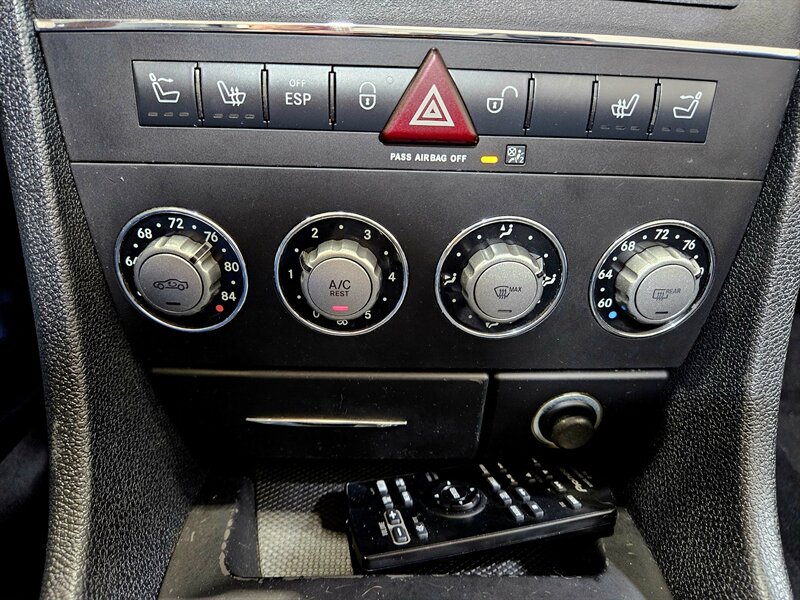 2010 Mercedes-Benz SLK SLK 300   - Photo 32 - Hillsboro, OR 97124