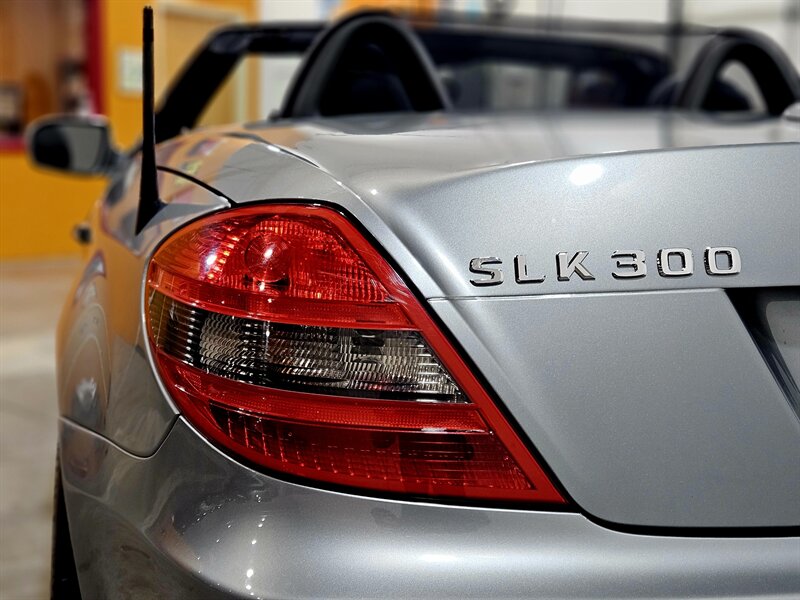 2010 Mercedes-Benz SLK SLK 300   - Photo 7 - Hillsboro, OR 97124