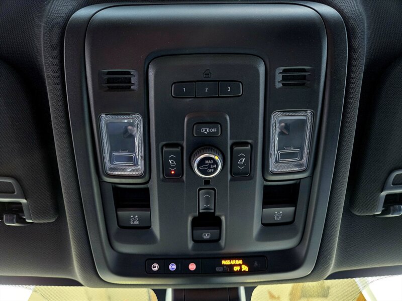 2022 Chevrolet Suburban High Country   - Photo 28 - Hillsboro, OR 97124