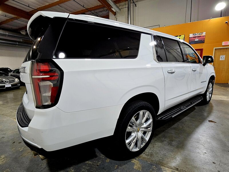 2022 Chevrolet Suburban High Country   - Photo 8 - Hillsboro, OR 97124
