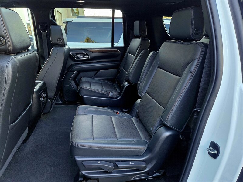 2022 Chevrolet Suburban High Country   - Photo 35 - Hillsboro, OR 97124