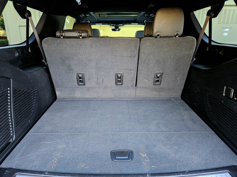 2022 Chevrolet Suburban High Country   - Photo 37 - Hillsboro, OR 97124