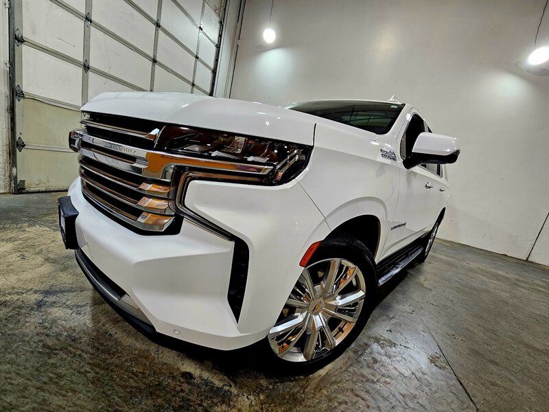 2022 Chevrolet Suburban High Country   - Photo 12 - Hillsboro, OR 97124