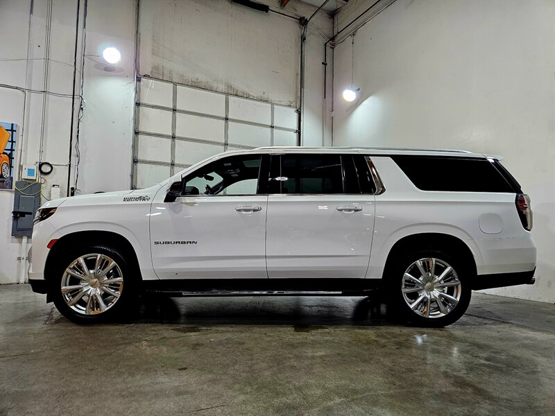 2022 Chevrolet Suburban High Country   - Photo 5 - Hillsboro, OR 97124