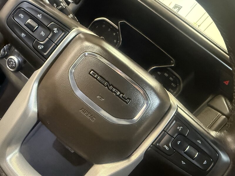 2021 GMC Yukon Denali   - Photo 22 - Hillsboro, OR 97124