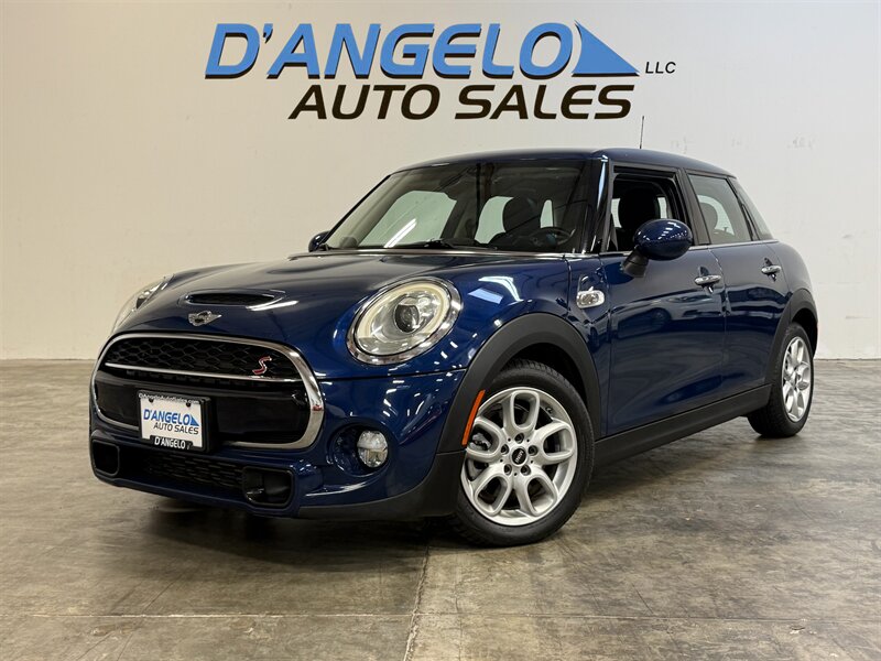 2017 MINI Hardtop 4 Door Cooper S - Photo 1 - Hillsboro, OR 97124