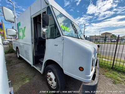 1998 Freightliner Panel Truck   - Photo 1 - McAllen, TX 78503