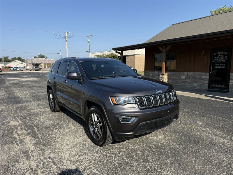 2020 Jeep Grand Cherokee Laredo   - Photo 1 - Nocona, TX 76255