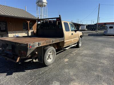 2001 Chevrolet Silverado 2500 LS 4wd - Photo 3 - Nocona, TX 76255