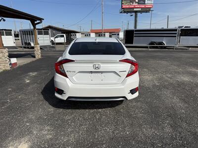 2020 Honda Civic Touring   - Photo 5 - Nocona, TX 76255