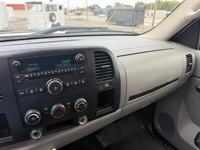 2010 GMC Sierra 2500 Work Truck   - Photo 11 - Nocona, TX 76255