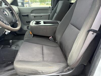 2010 GMC Sierra 2500 Work Truck   - Photo 9 - Nocona, TX 76255
