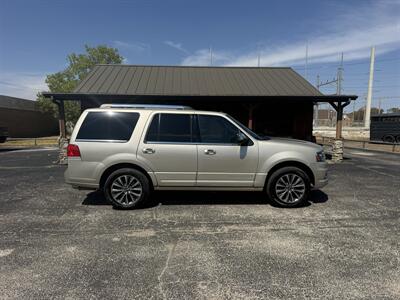2017 Lincoln Navigator Select - Photo 2 - Nocona, TX 76255