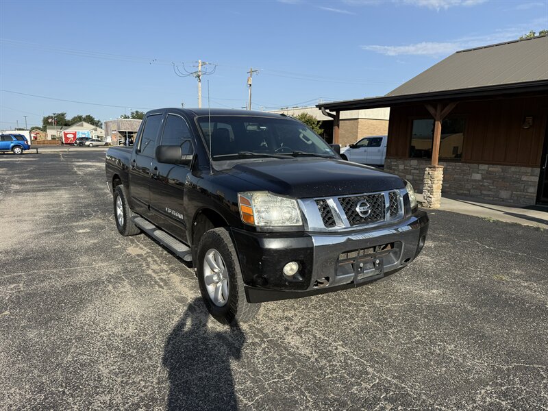 2013 Nissan Titan SV 4WD   - Photo 1 - Nocona, TX 76255