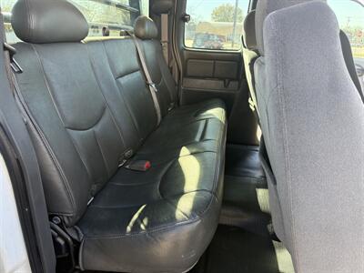 2007 Chevrolet Silverado 3500   - Photo 11 - Nocona, TX 76255