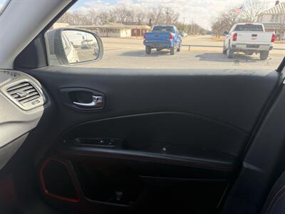 2019 Jeep Compass Trailhawk   - Photo 14 - Nocona, TX 76255