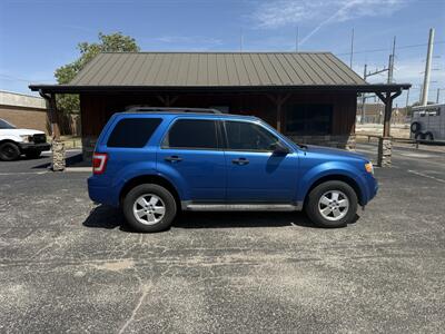 2012 Ford Escape XLT - Photo 2 - Nocona, TX 76255