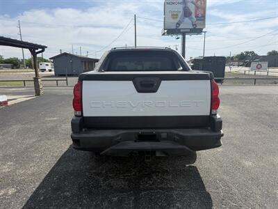 2004 Chevrolet Avalanche 1500   - Photo 4 - Nocona, TX 76255