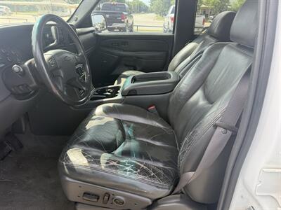 2004 Chevrolet Avalanche 1500   - Photo 9 - Nocona, TX 76255