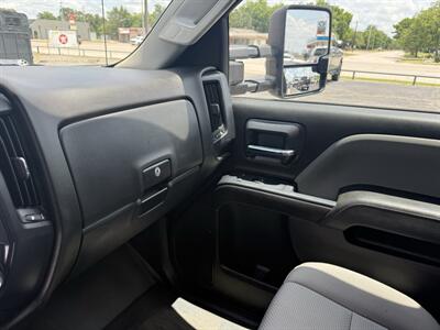 2016 Chevrolet Silverado 3500 4WD - Photo 12 - Nocona, TX 76255