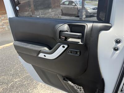 2014 Jeep Wrangler Polar Edition   - Photo 15 - Nocona, TX 76255