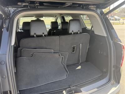 2023 GMC Acadia SLT   - Photo 13 - Nocona, TX 76255