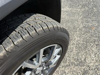 2023 GMC Acadia SLT   - Photo 21 - Nocona, TX 76255