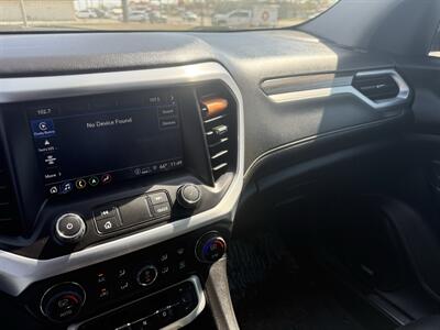 2023 GMC Acadia SLT   - Photo 16 - Nocona, TX 76255