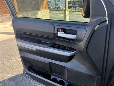2021 Toyota Tundra SR5   - Photo 18 - Nocona, TX 76255