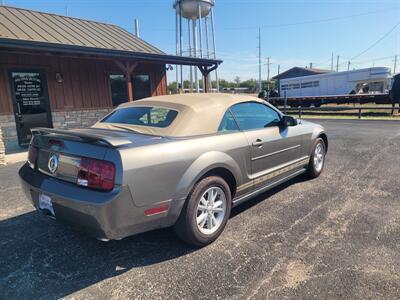 2005 Ford Mustang V6 Deluxe   - Photo 3 - Nocona, TX 76255