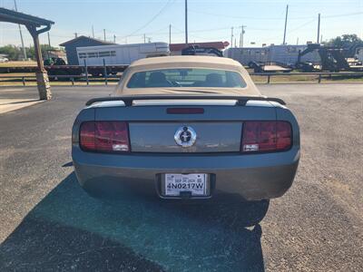 2005 Ford Mustang V6 Deluxe   - Photo 4 - Nocona, TX 76255