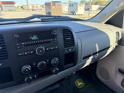 2013 Chevrolet Silverado 3500 Work Truck 4WD   - Photo 15 - Nocona, TX 76255