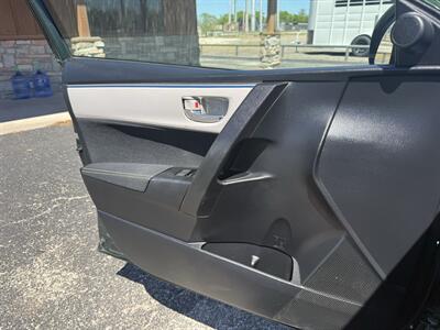 2014 Toyota Corolla LE   - Photo 17 - Nocona, TX 76255