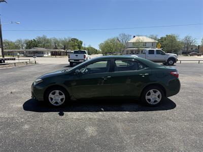 2014 Toyota Corolla LE   - Photo 6 - Nocona, TX 76255