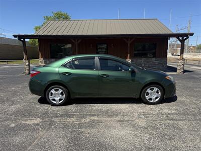 2014 Toyota Corolla LE   - Photo 2 - Nocona, TX 76255