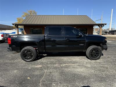 2018 Chevrolet Silverado 1500 LT Z71 CREW CAB - Photo 2 - Nocona, TX 76255