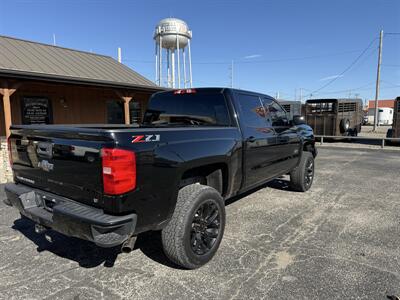2018 Chevrolet Silverado 1500 LT Z71 CREW CAB - Photo 3 - Nocona, TX 76255