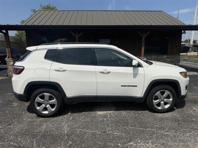 2018 Jeep Compass Latitude 4WD   - Photo 2 - Nocona, TX 76255