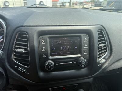 2018 Jeep Compass Latitude 4WD   - Photo 15 - Nocona, TX 76255