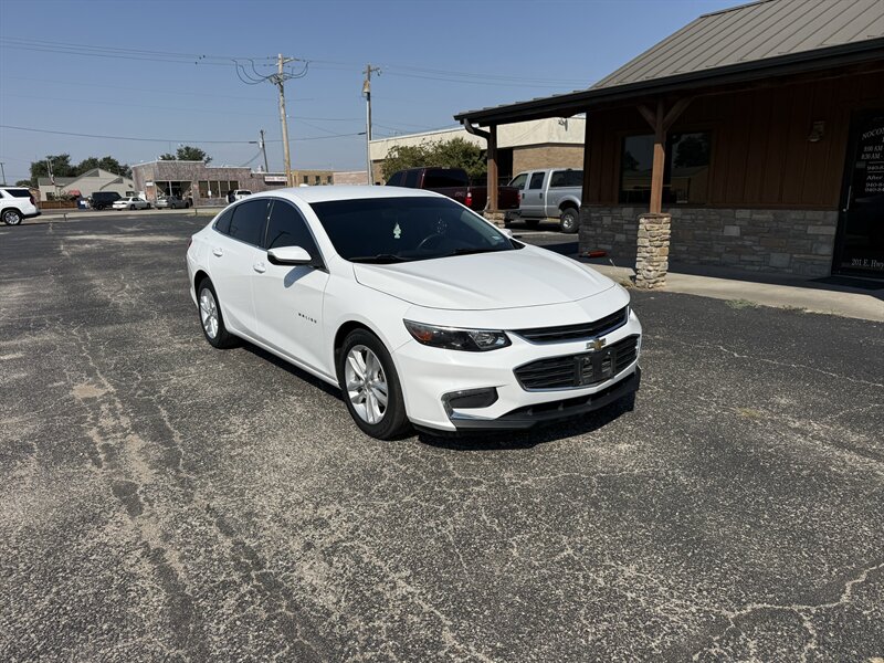 2016 Chevrolet Malibu LT   - Photo 1 - Nocona, TX 76255
