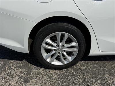 2016 Chevrolet Malibu LT - Photo 16 - Nocona, TX 76255