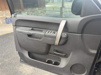 2010 Chevrolet Silverado 1500 LT   - Photo 15 - Nocona, TX 76255