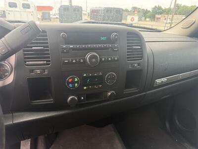 2010 Chevrolet Silverado 1500 LT   - Photo 13 - Nocona, TX 76255