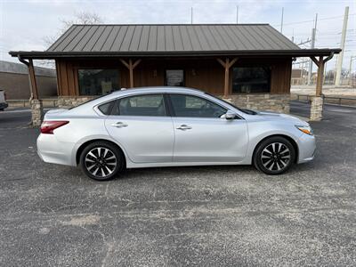 2018 Nissan Altima 2.5 SL   - Photo 2 - Nocona, TX 76255